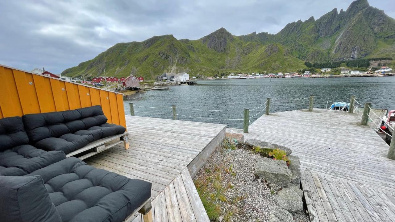 Charming Waterfront Cabin In Ballstad, Lofoten Exterior photo